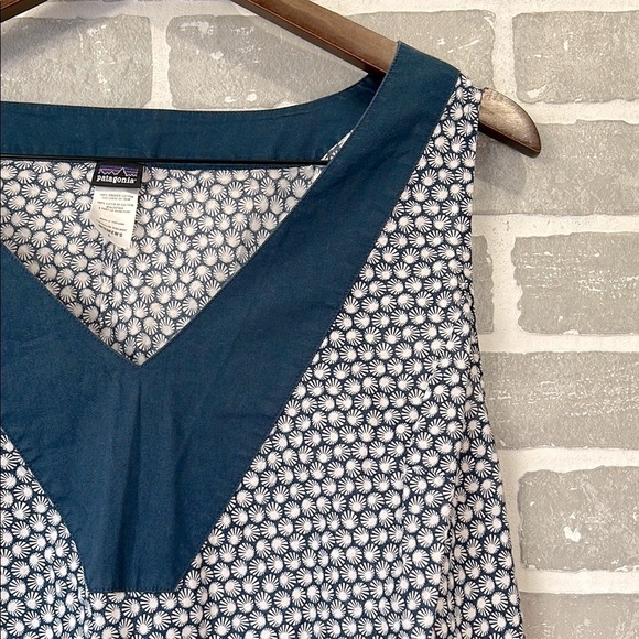 Patagonia Vintage Tunic Sleeveless Blue and White Women’s Size Large Top - Picture 2 of 8